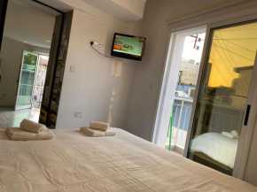 Modern stylish flat in the center of old town near beach